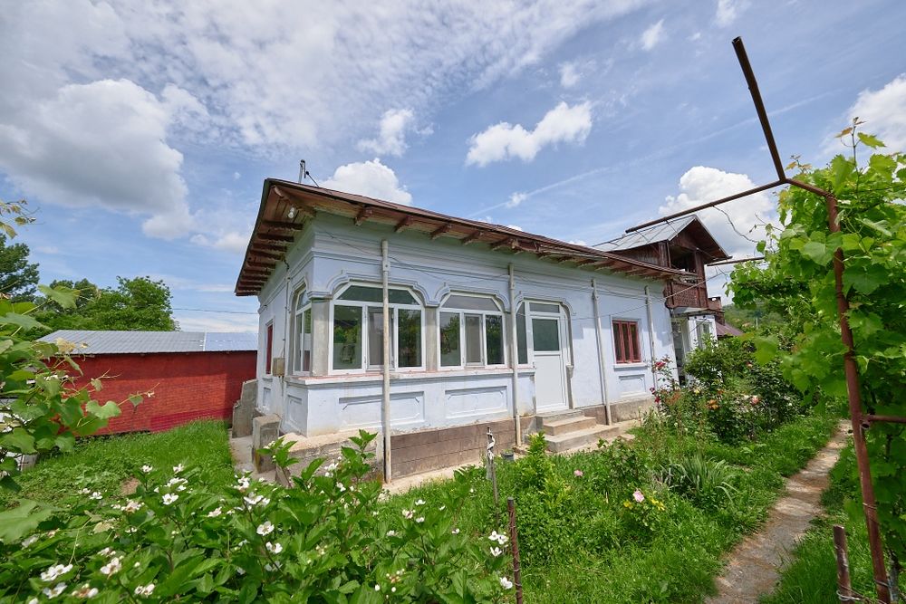 De vânzare – Casa în satul Măgura, comuna Hulubești, județul Dâmbovița