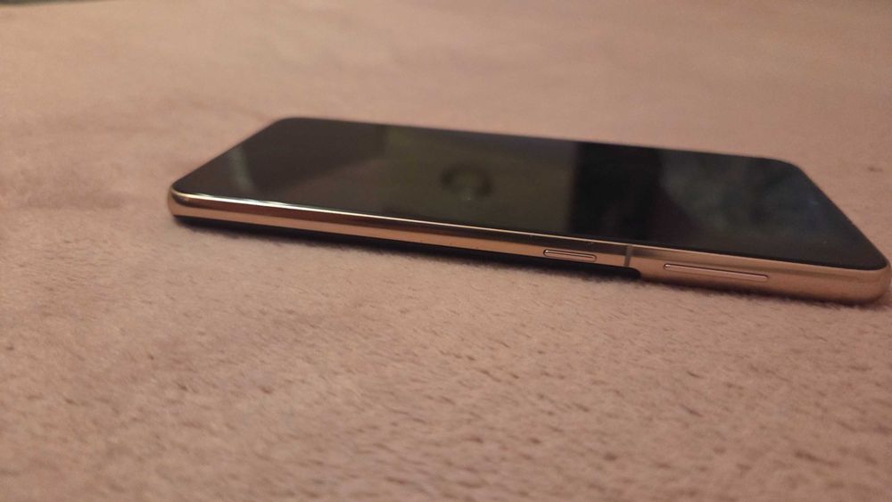 Telefon s21 stare f buna