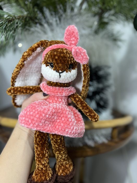 Плетена играчка момиче-зайче – ръчна изработка