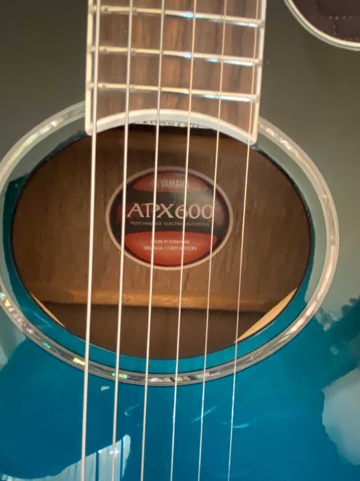 Нова  електроакустична китара Yamaha APX 600 Oriental blue