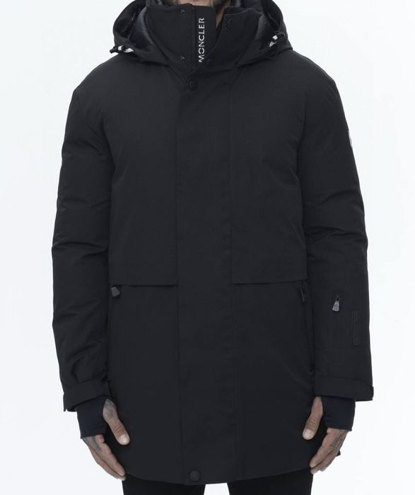 Пуховик Moncler, на подростка, рост 160