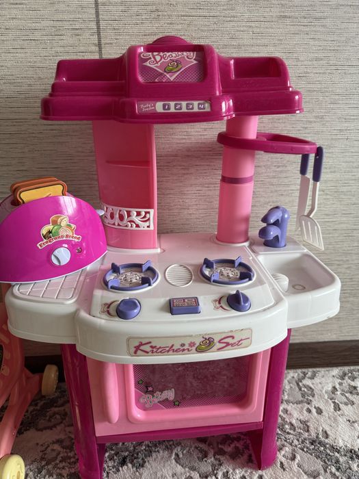 Продаю Кухню детская игрушечная