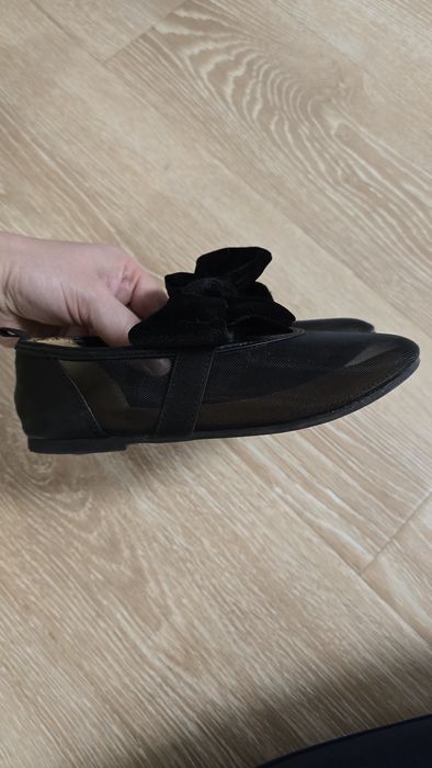 Балеринки H&M с кадифена панделка.