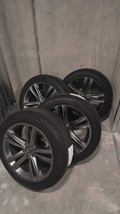 ROTI Complete Sebring 18” cu anvelope 245/45 R18 Pirelli