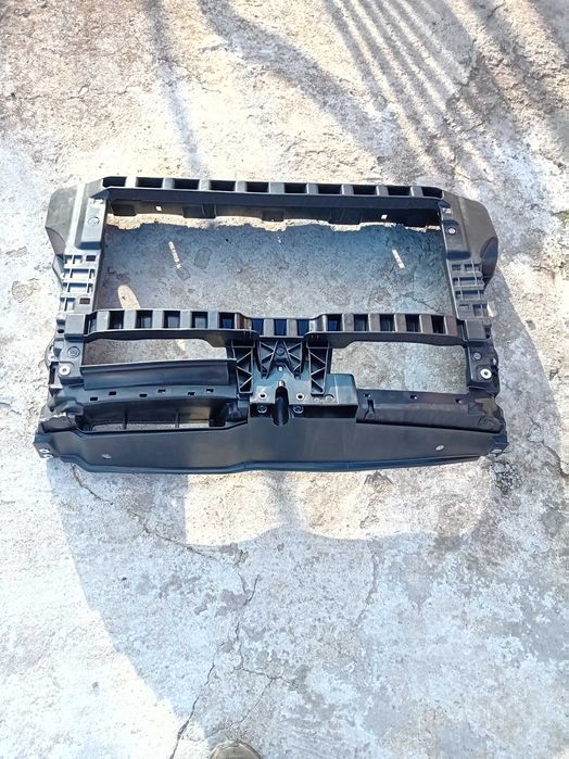 Маска  VW Голф 6