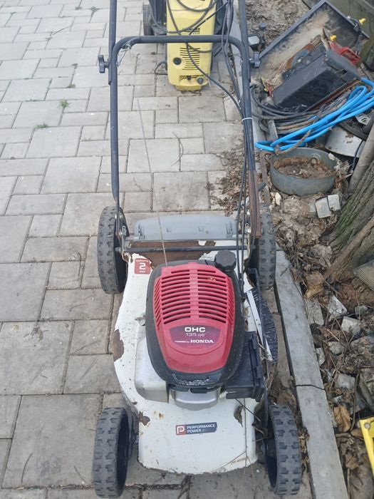 Mașină de tuns iarba-BRIGGS&STRATON și  Honda+Husqvarna cu tracțiune