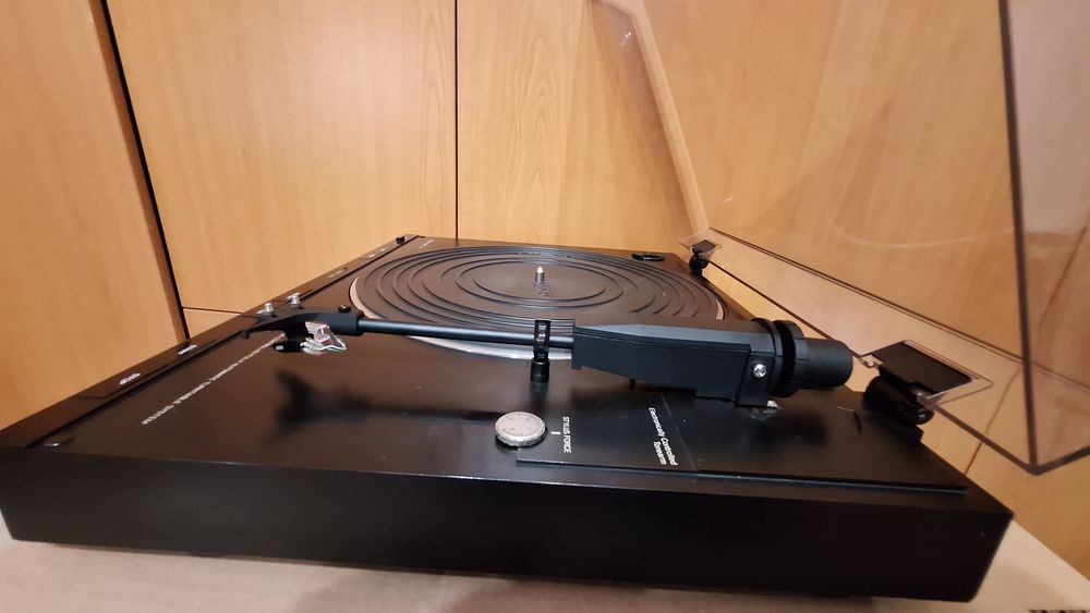 Pick up automatic Denon DP 21F