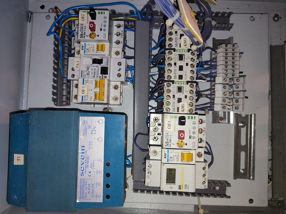 Распределительный щит автоматы