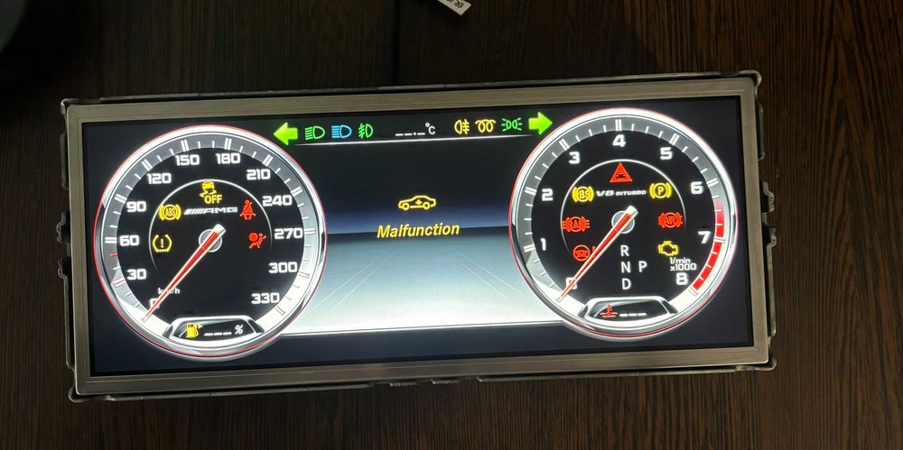 Продавам 2бр AMG Clusters Virgin Километраж W222 IC222 Преди Фейслифт