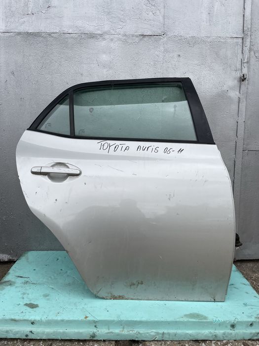 Задна дасна врата за Toyota Auris Тойота Аурис 2007-2010г