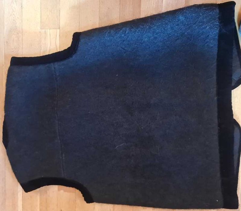 Vesta de lana maramureseana