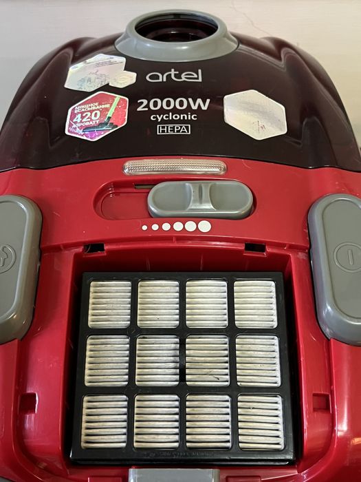 Пылесос Artel VCC012RED