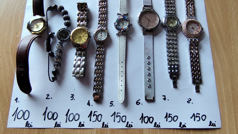 Ceasuri de måna mai multe modele