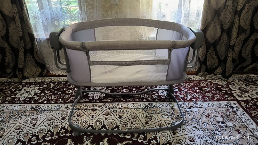 Продается манеж-кроватка-люлька 3 в 1 для новорожденных