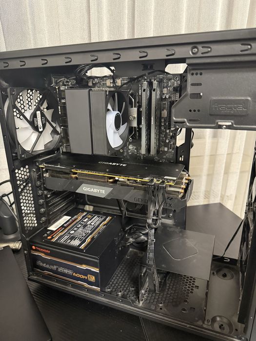 OFERTA : PC Gaming Ryzen 7 5700X  + Periferice