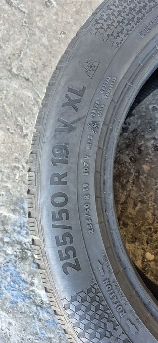 4 anvelope iarna Continental 255/50/19.Pretul este pe bucata.