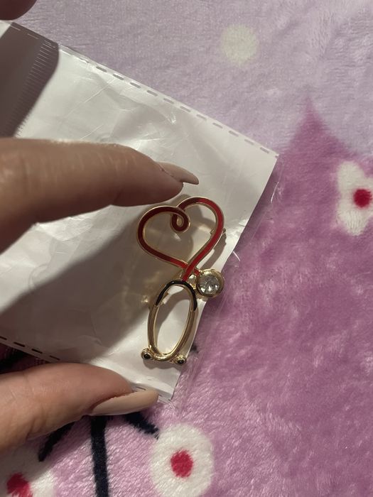 Brose si brelocuri asistente