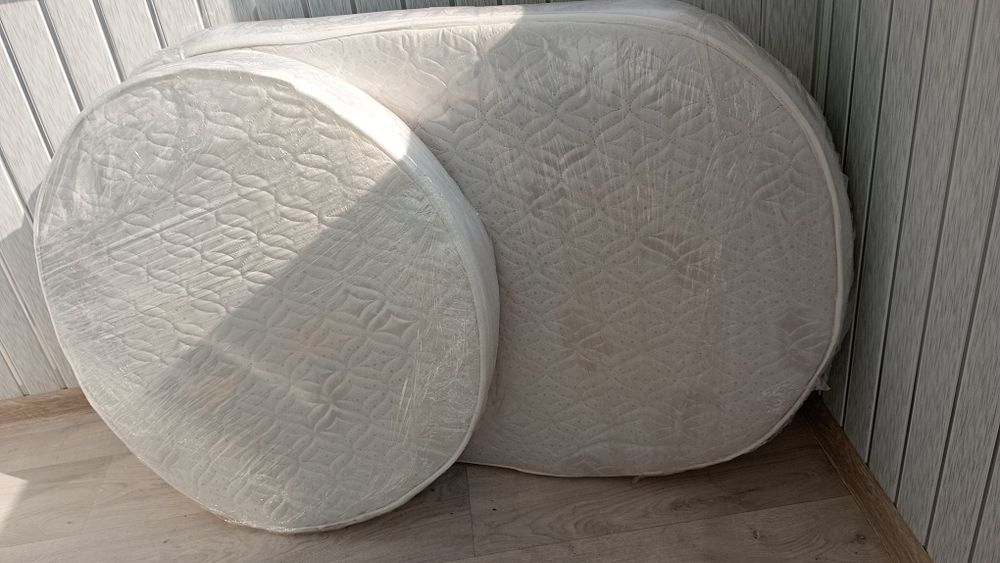 Кроватка детская с матрасом