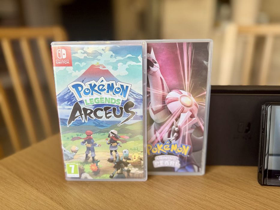 Nintendo Switch Oled Model + Pokemon Arceus / Shining Pearl
