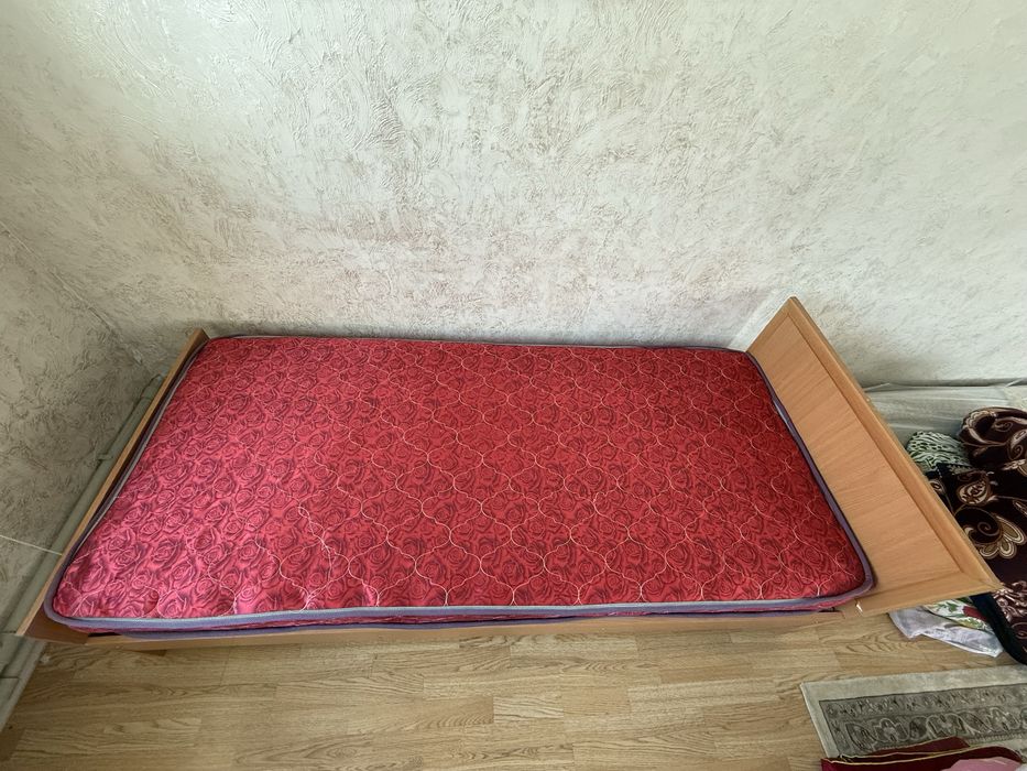 Продат односпальную кровать с матрасом