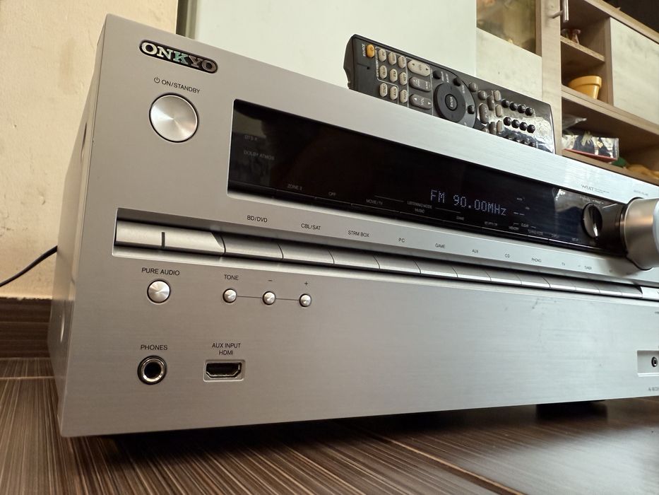 Onkyo TX-NR646 Bluetooth Wi-Fi