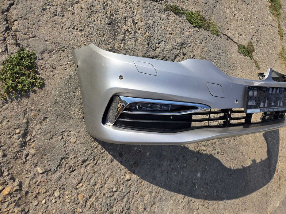 Bara fata completa cu grile si proiectoare model cu 6 senzori si distronic BMW seria 5 G30 G31
