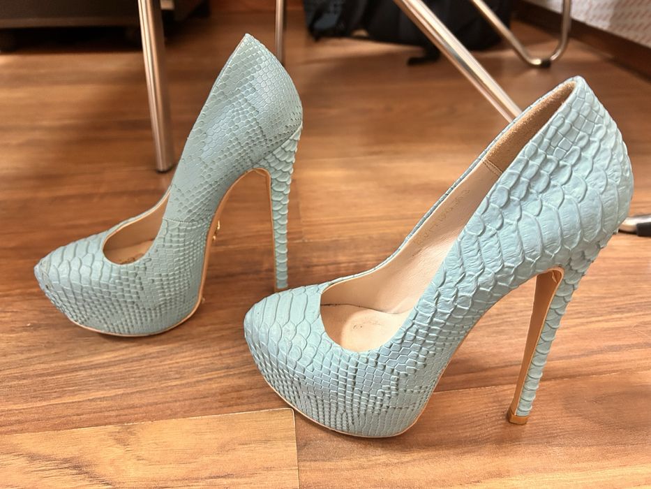 Продам туфли на шпильке