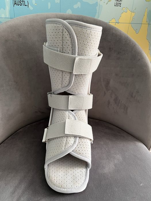 Фиксатор правого голеностопного сустава