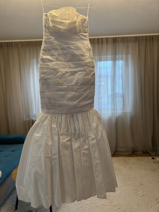 Rochie de mireasa superba