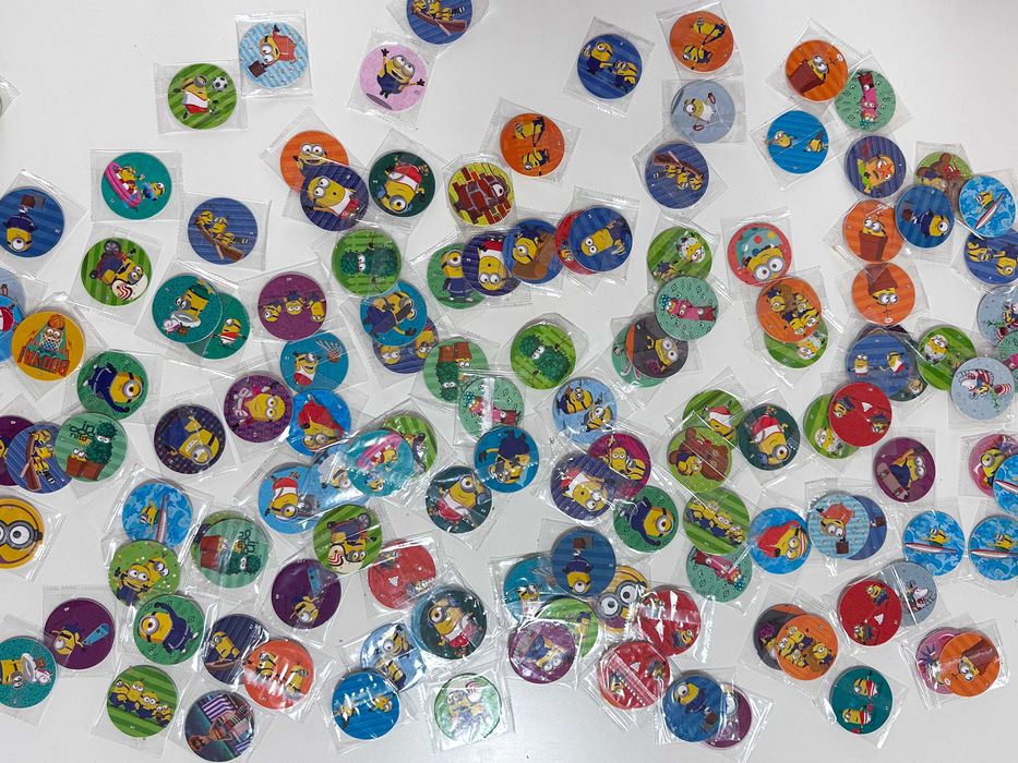 Vând/Schimb cartonașe Chipicao Minions 2022