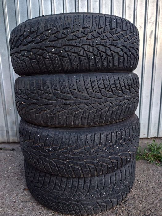 Anvelope 205 60 R16 iarna Nokian wrd4