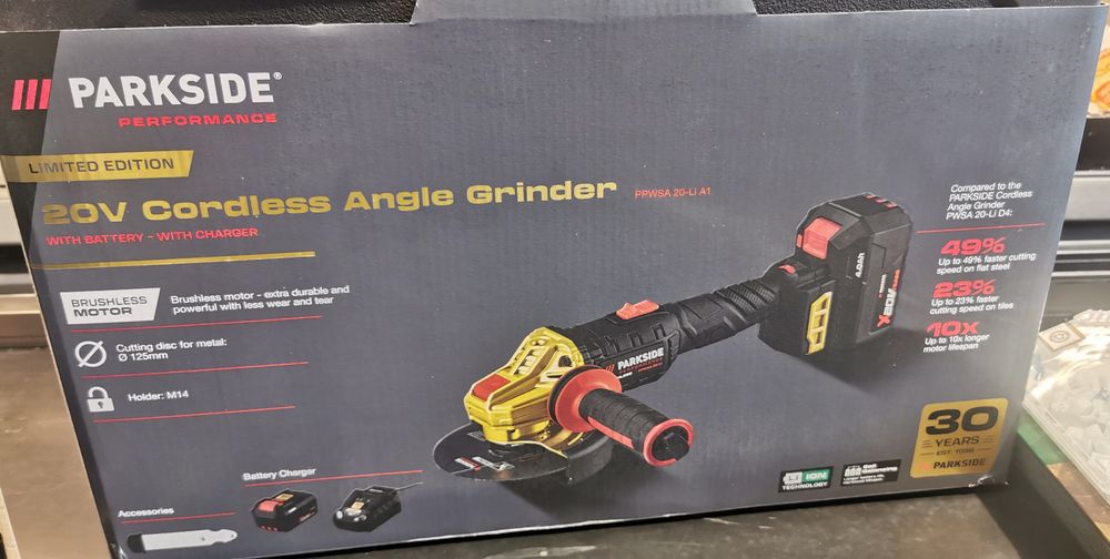 Polizor unghiular  Parkside Performance 20V, modelul PPWSA 20-Li A1, lansat ca o Ediție Limitată