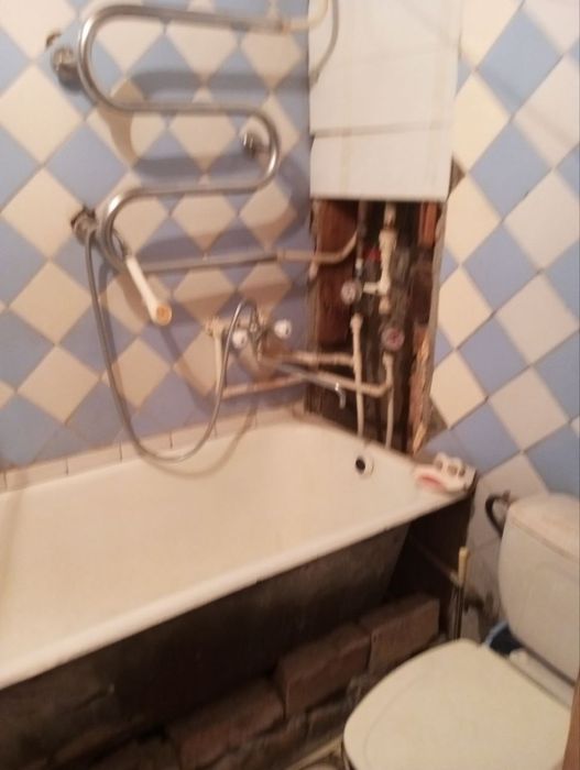 Продам 1 комнатную квартиру ЭКО базар.Магазин Чимган.Парк Локомотив.