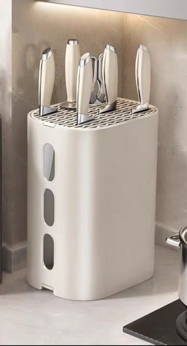 Подставка под ножи и кухонные инструменты