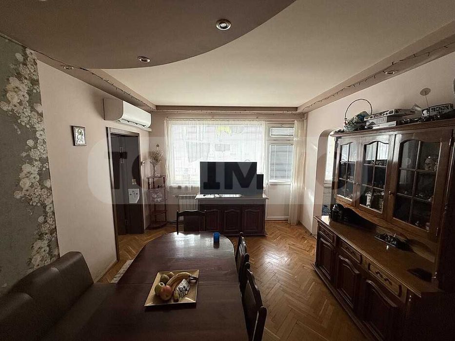 Тристаен апартамент в центъра на град Добрич