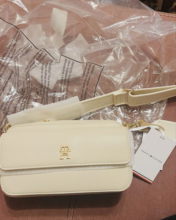 Чисто нова кожена чанта Tommy Hilfiger