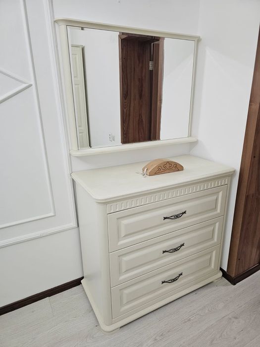 Продам спальный гарнитур