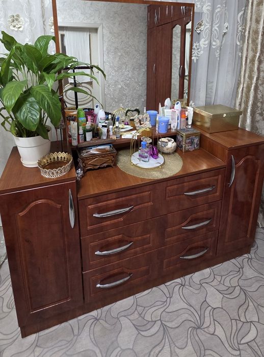 Спальный гарнитур