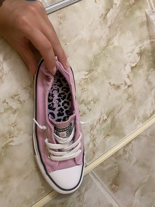Converse цикламени гуменки