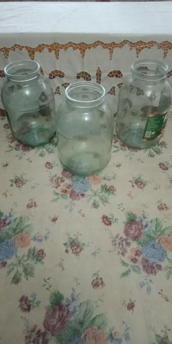 Продам.    Банки