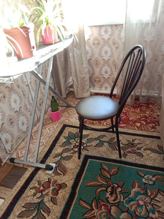 Продам 1 шт железный стул