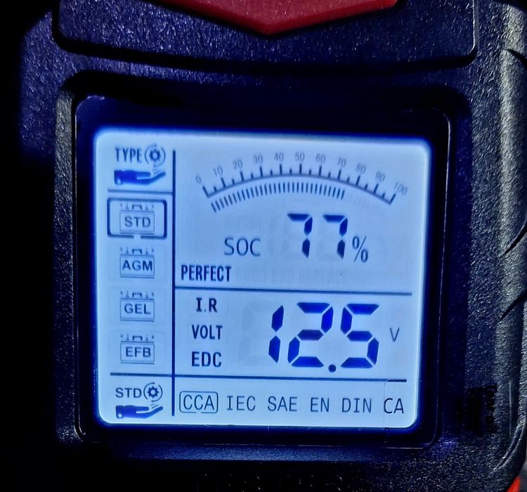 Акумулатор Rombat 12V  76Ah 720A на 77%