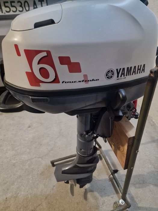 Продавам извънбордов двигател ямаха 6 коня.