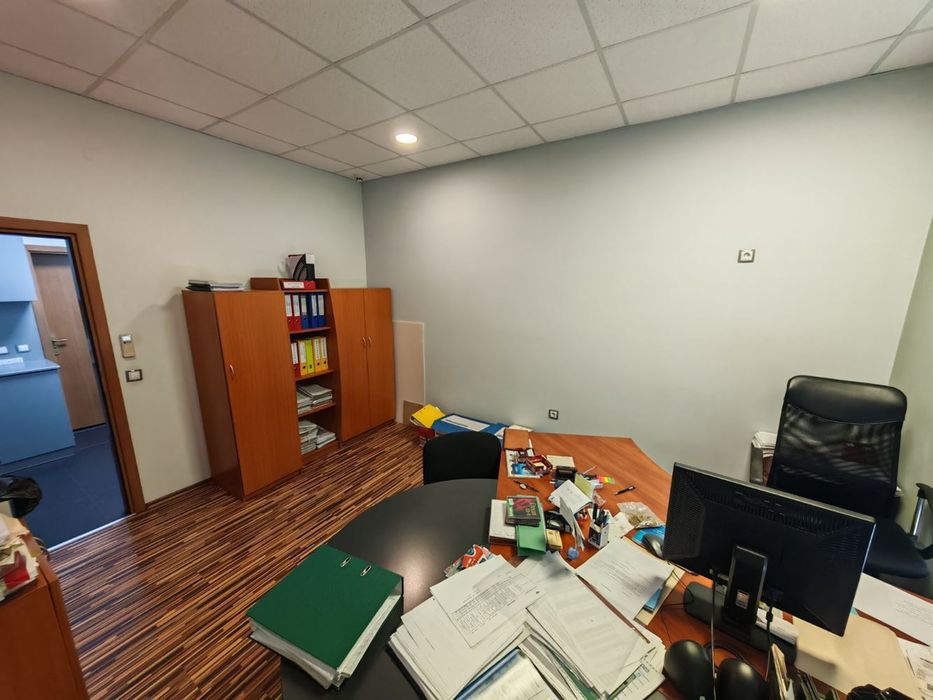 Офис под наем в жк.Лазур - 100кв.м , 5 помещения