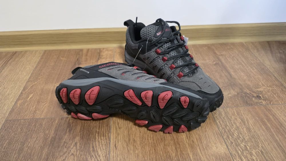 Încălțăminte drumeție Merrell, mărimea 39, noi, nefolositi, cu etichetă, ghete Decathlon