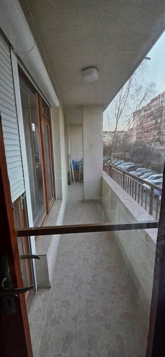 Тристаен апартамент в ж.к. Младост 3.