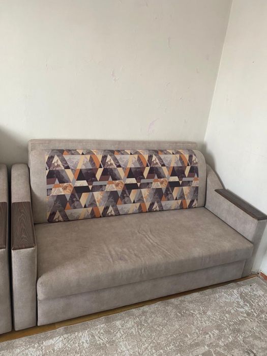 Продам 2дивана раскладные для вещей очень вместимо