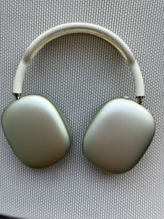 СРОЧНО продам Airpods max
