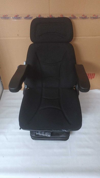 Scaun tractor cu suspensie mecanica din material textil
