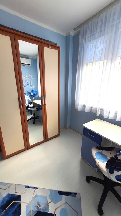 Дава се под наем Тристаен апартамент в София, Лозенец - 75 кв.м за 1047.03 € - Снимка #4
